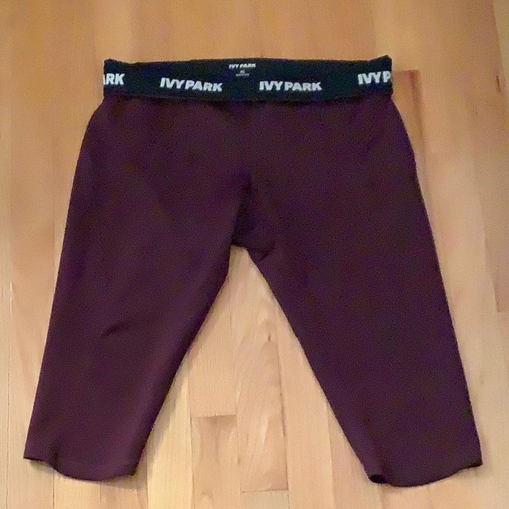 COPY - Ivy Park Capri Leggings sz XL